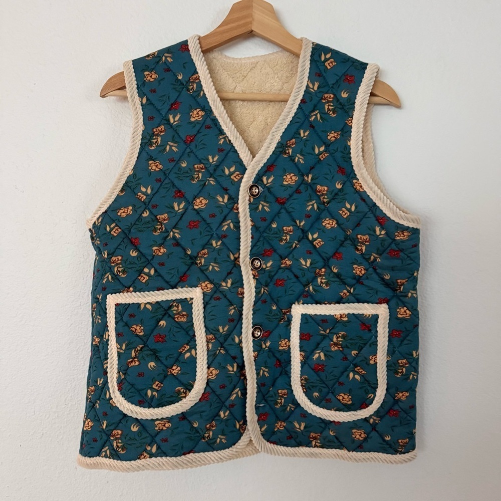 Grannycore Korean vest go viral floral and fur trim